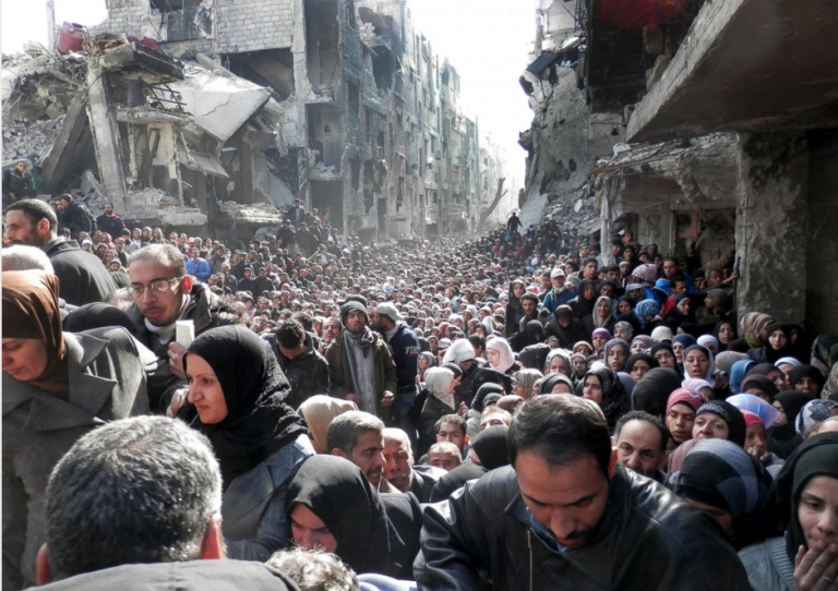 syria-crowds-rubble